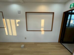 壁紙施工中
